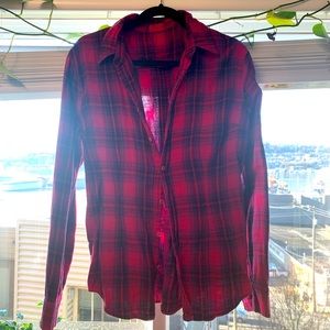 Women’s plaid shirt